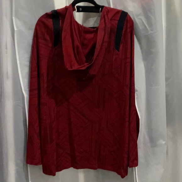 WandaVision Wanda Cosplay Capelet - Picture 3 of 3